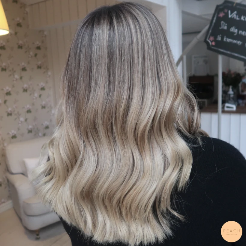 Krämigt beige balayage