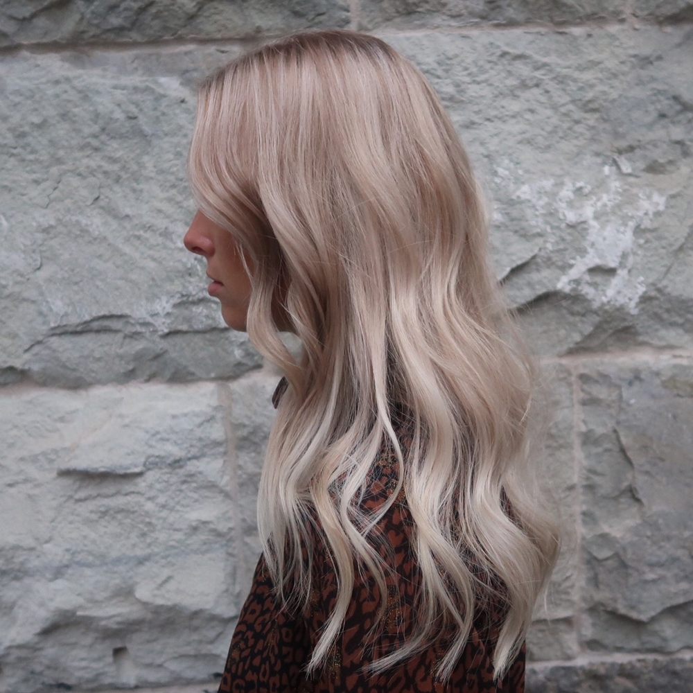 Höstigt blond med kalla slingor