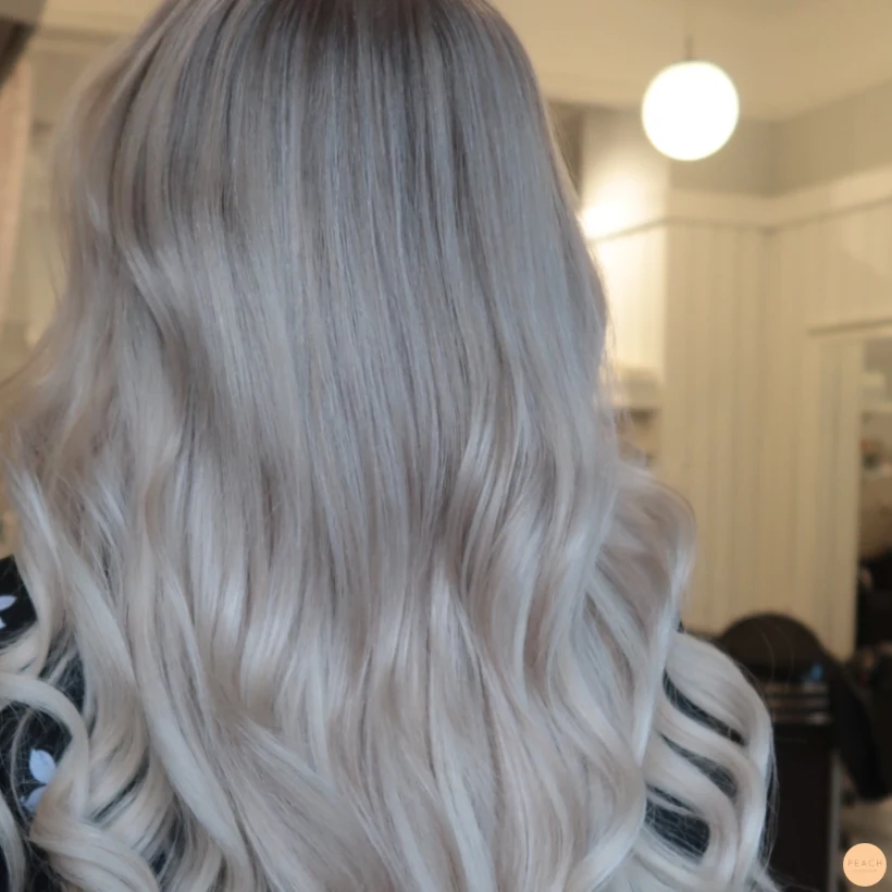 Hairtalk extensions och Ljusa slingor