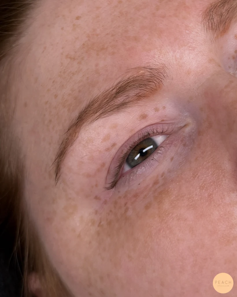 Yumi lashes brynfärgning