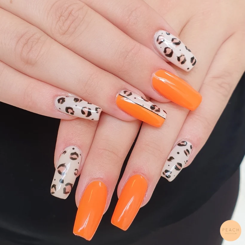 Leopard mönster och neon orange