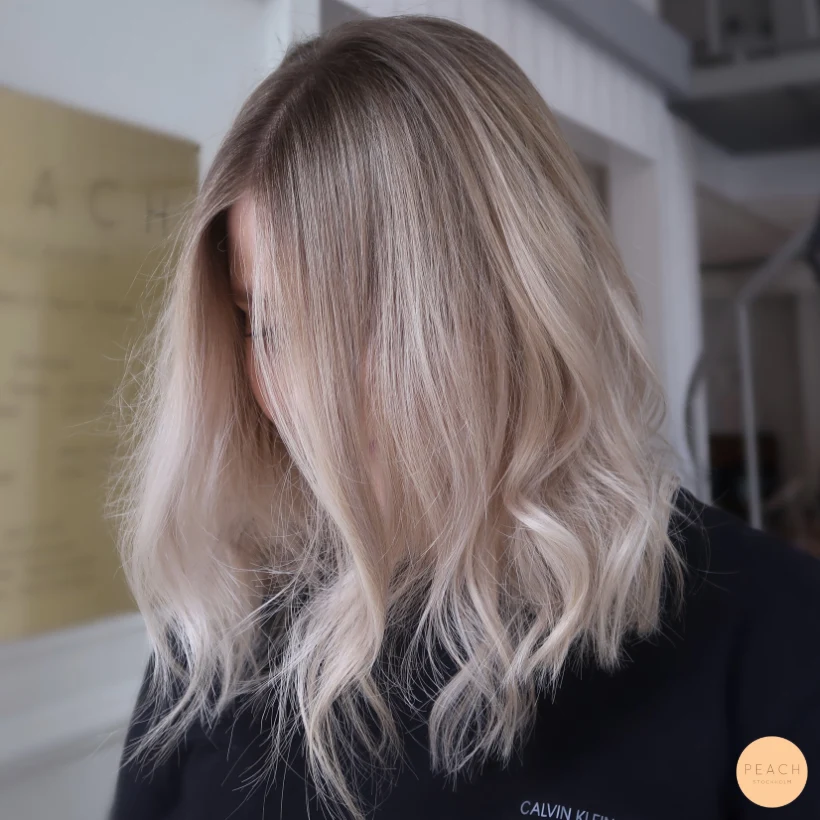 Balayage blond long bob