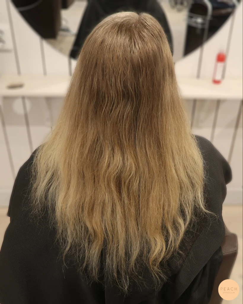 Blonda slingor med Olaplex