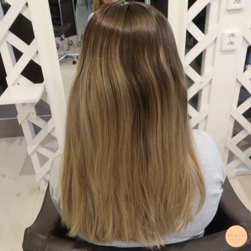 Balayage blond med beige toner