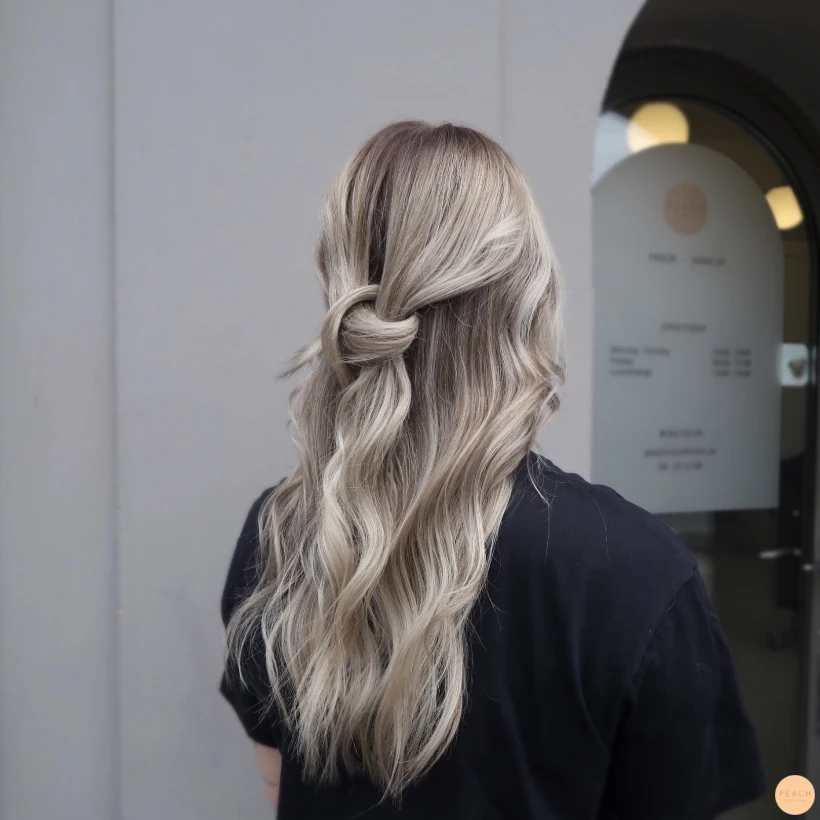 Kall blond balayage