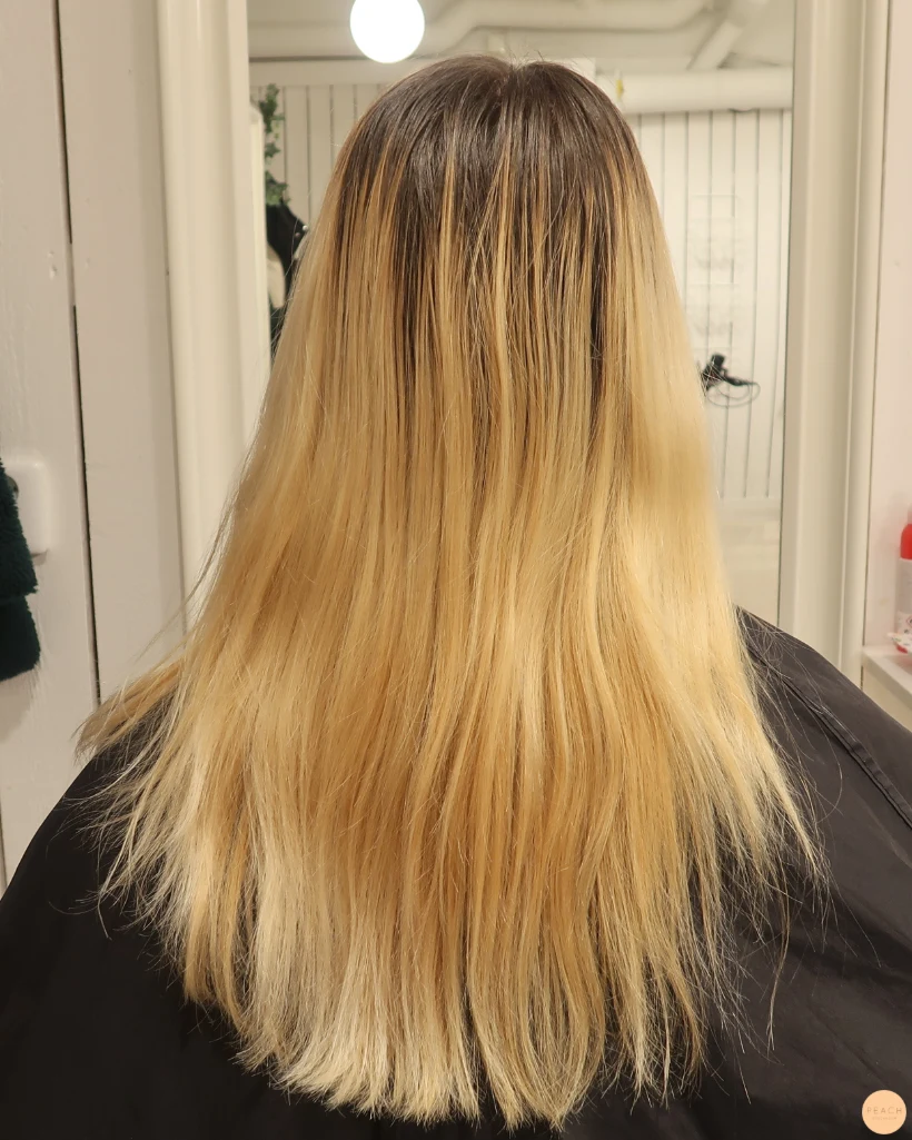 Stor färgförändring naturlig blond