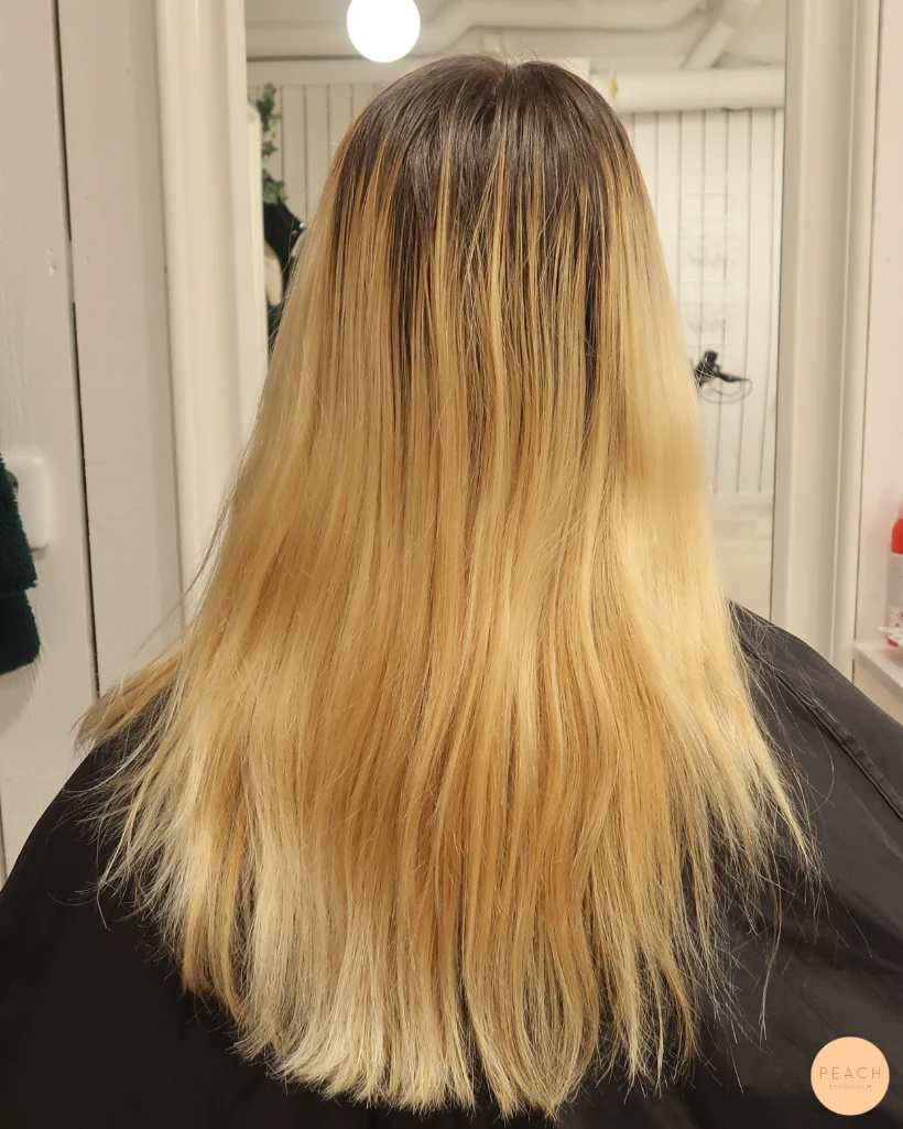 Stor färgförändring naturlig blond