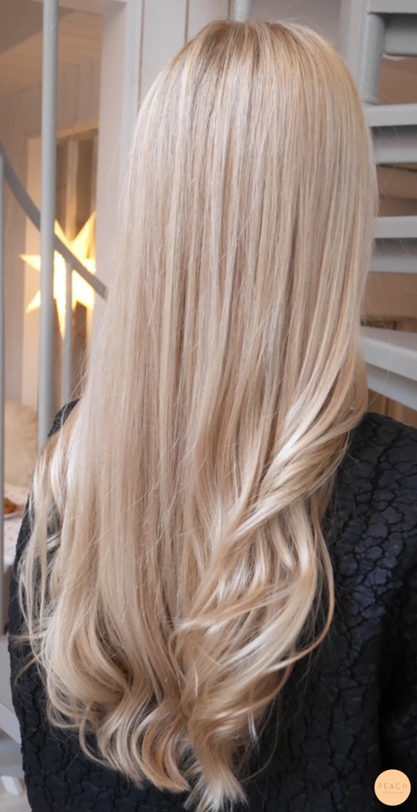 Honungsblond hårfärg med ljusa slingor