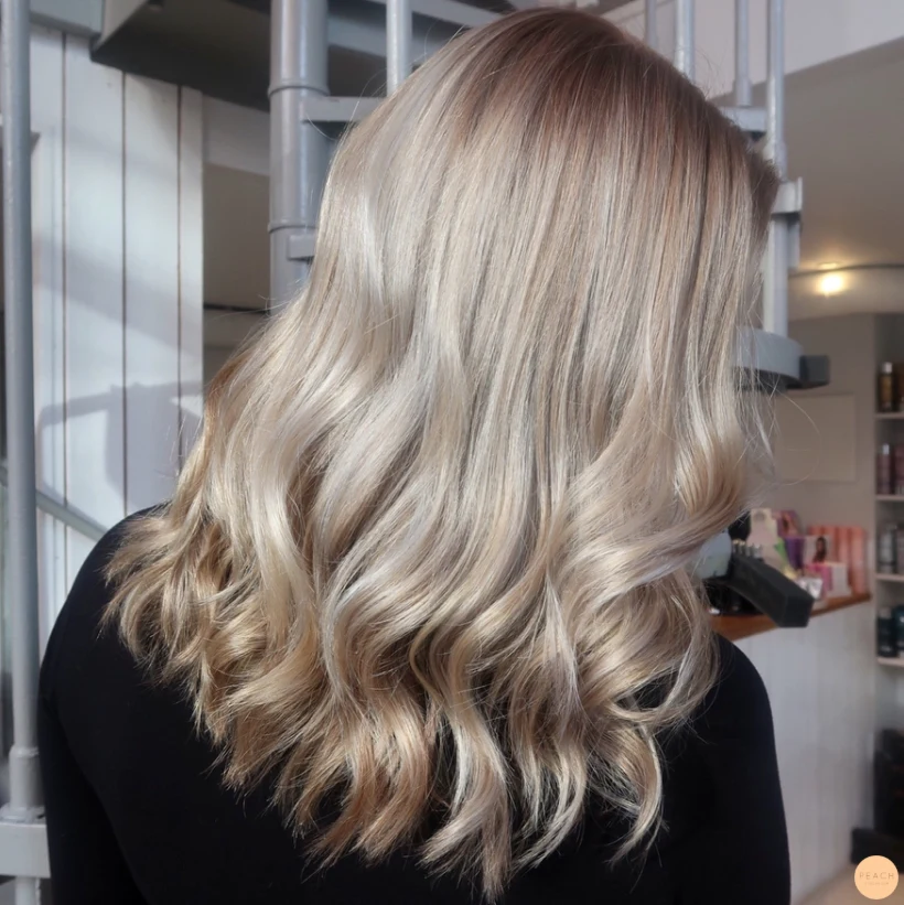 Kall blond balayage