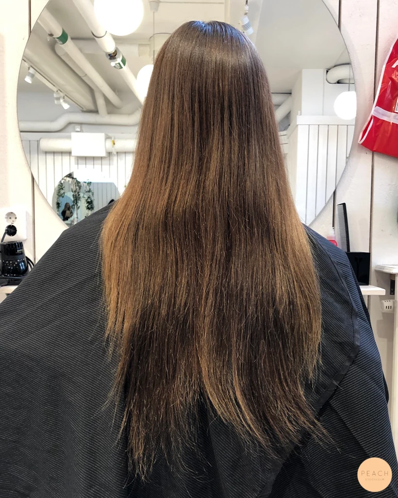 Bronde med ljusa slingor