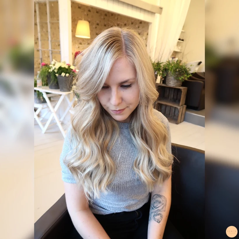 Kall blond hårfärg med slingor