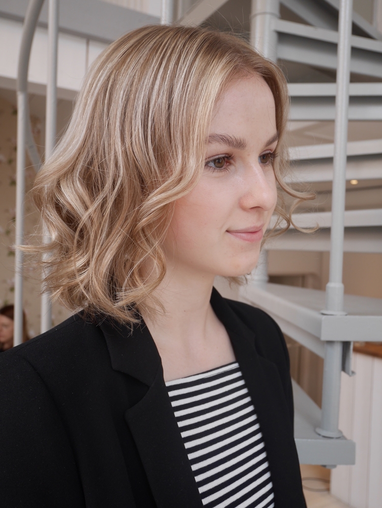 Blonde balayage med bobklippning