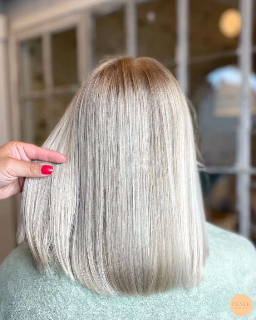 Pearl blonde hårfärg