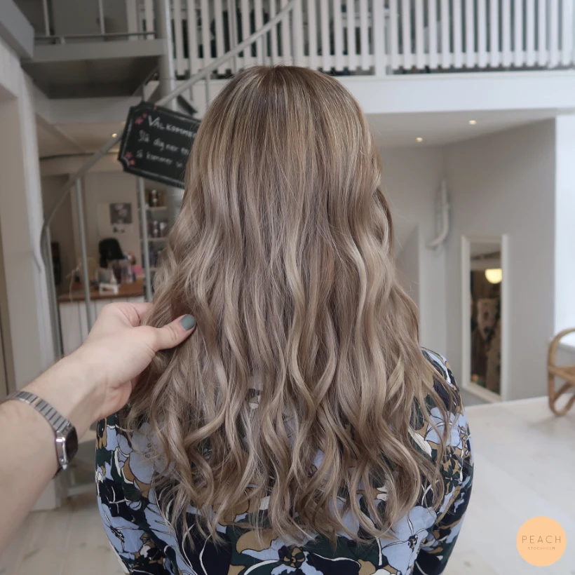 Blond balayage – salongsresultat av Jonathan Hultman, 22 maj 2020