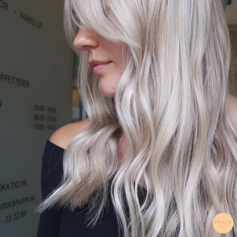 Cool blonde / kall beige hårfärg med slingor