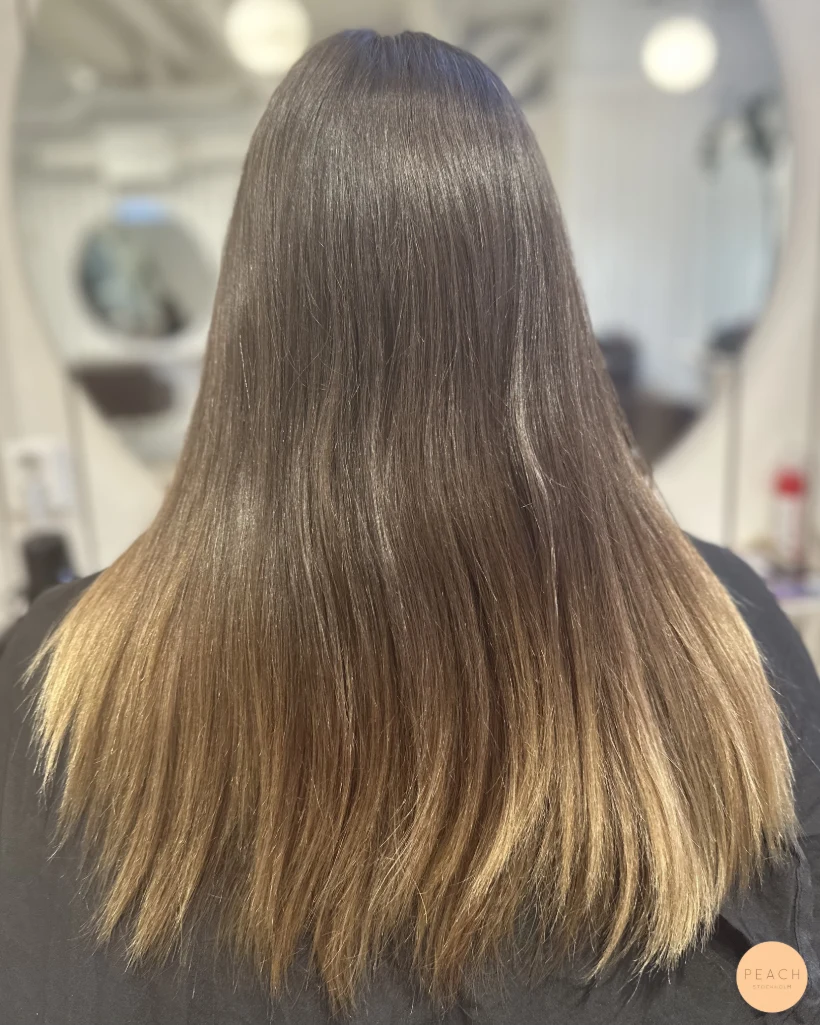 Strawberry blonde med mjuk utväxt