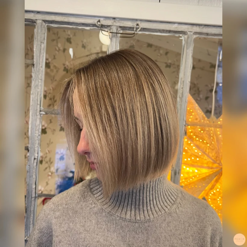 Beige soft balayage with moneypiece 🌟