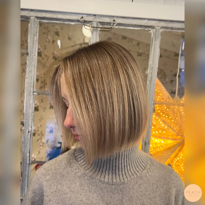 Beige soft balayage with moneypiece 🌟