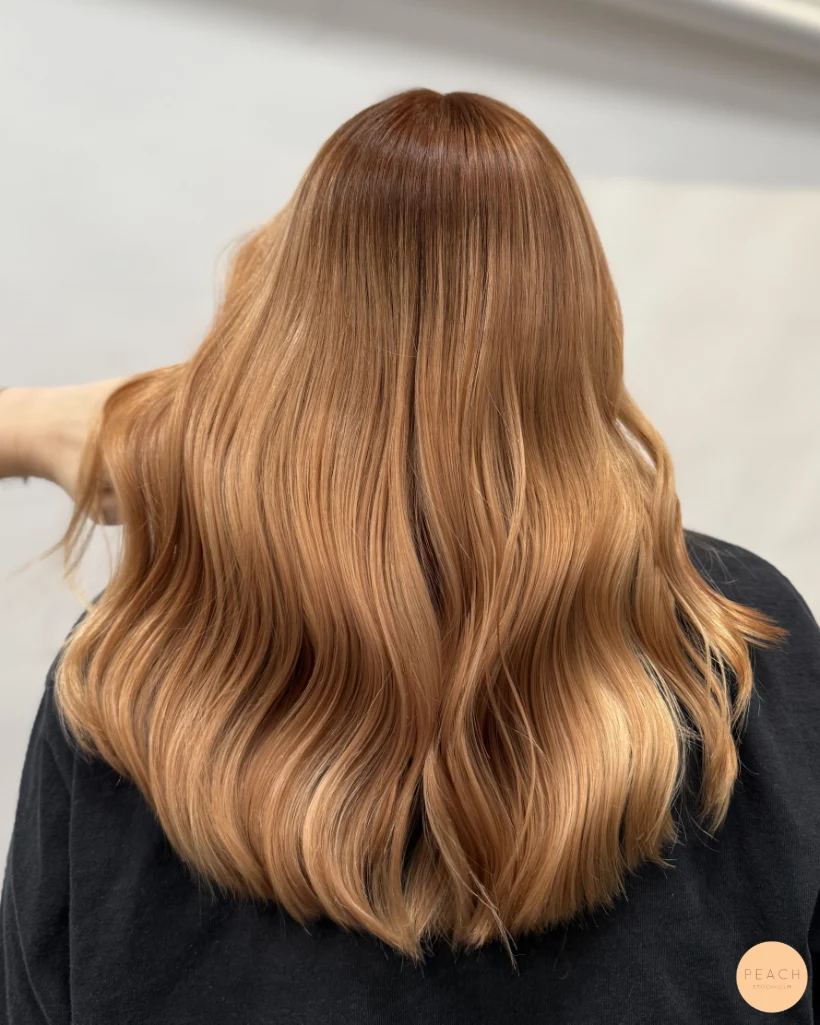 Strawberry peach hair Molly Sandén