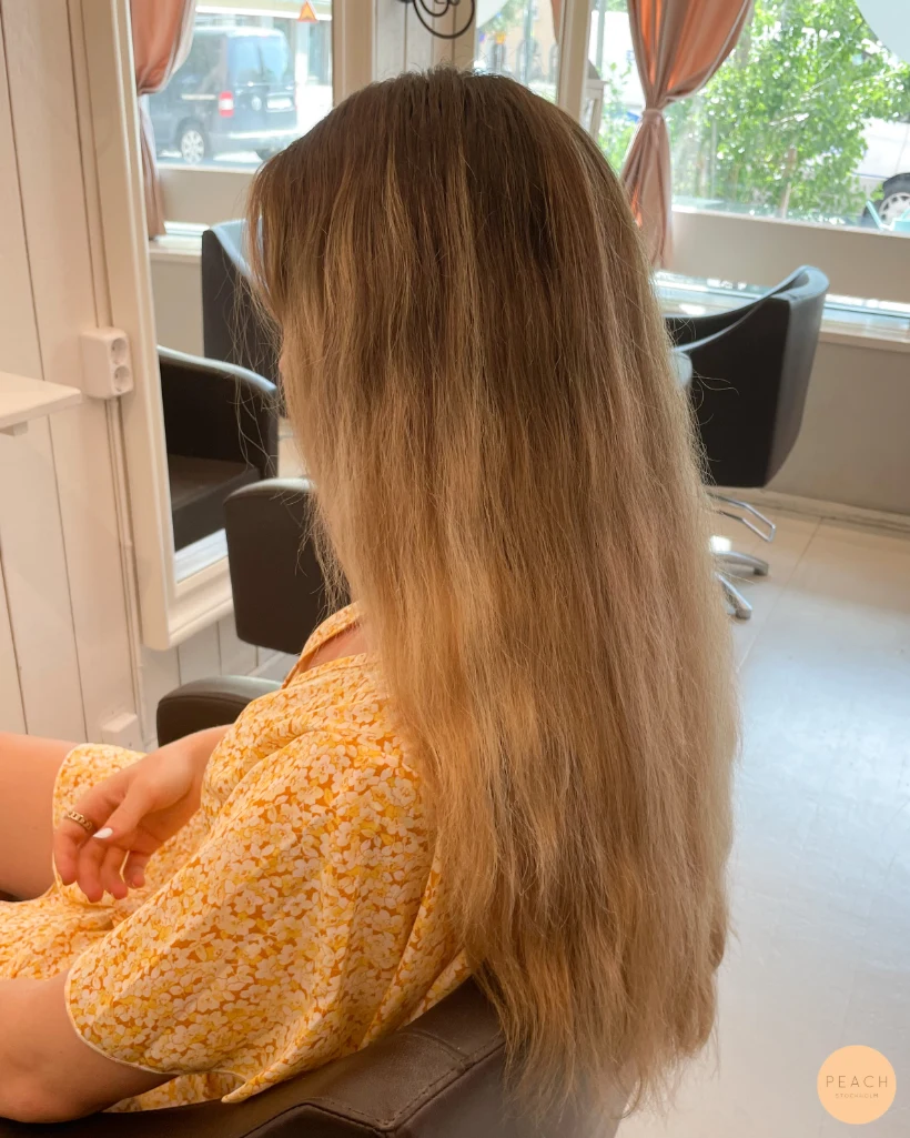 Kall beige hårfärg med slingor
