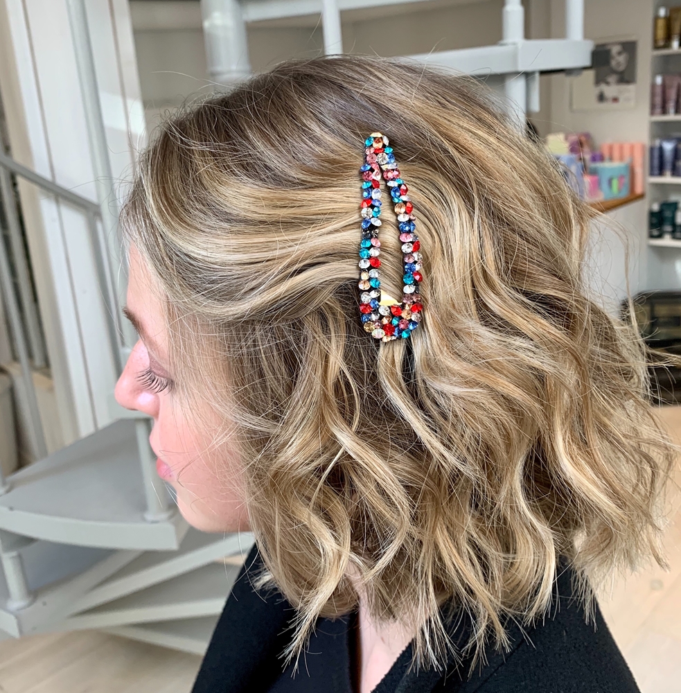 Balayage kort hår blond med root stretch