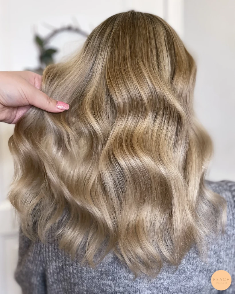 Blekta slingor & en beige nyansering