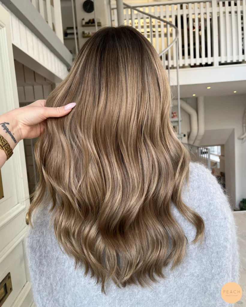 Bronde balayage med sval nyansering