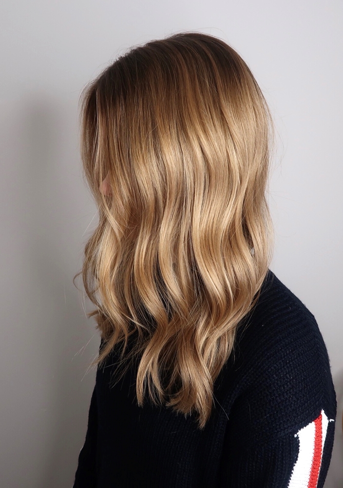 Varm blond hårfärg