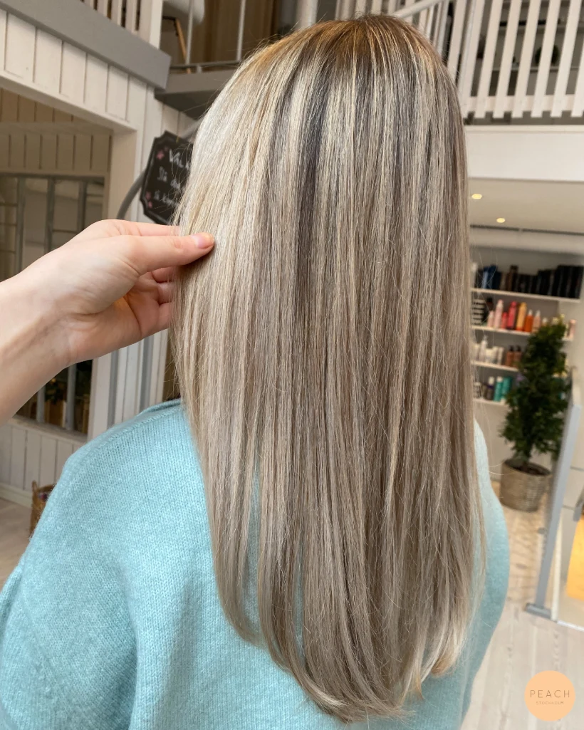 Blonde highlights – salongsresultat av Josefine Eklund, 2 februari 2022