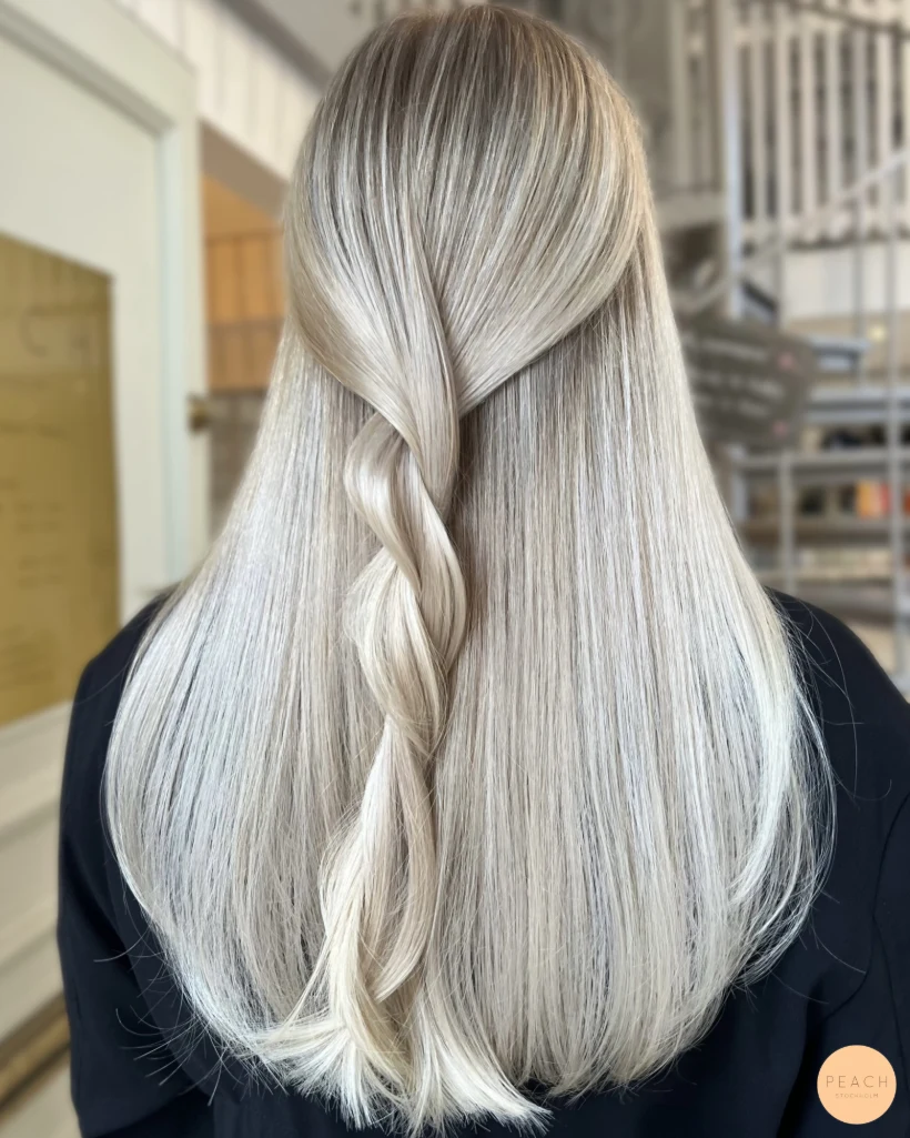 Kall blond slingor