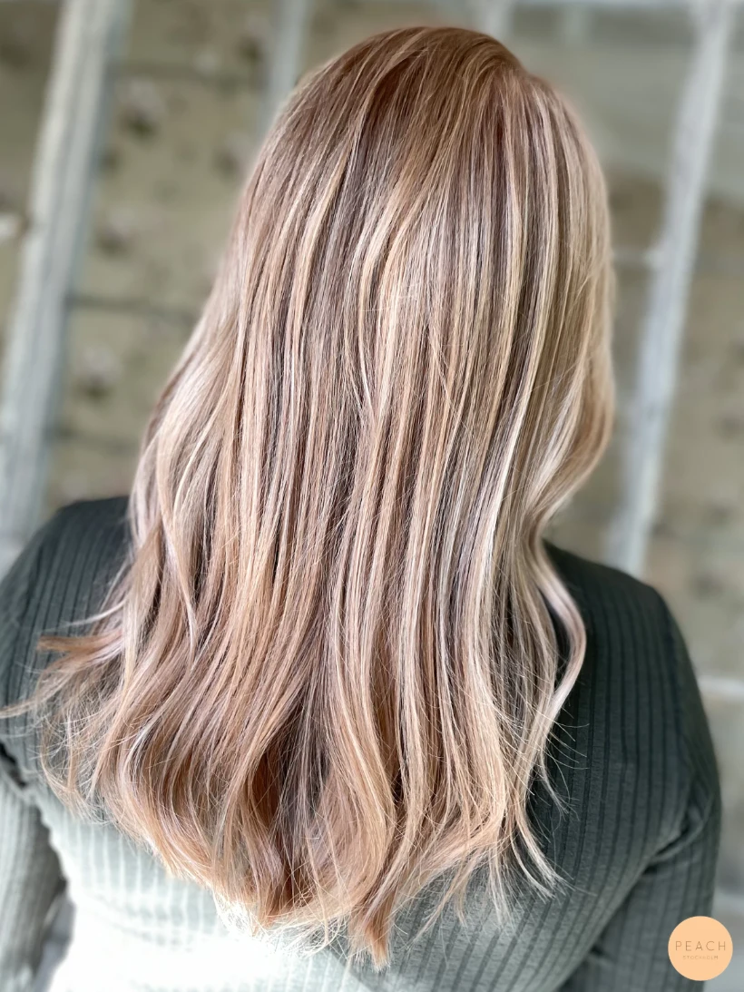 Beige blond hårfärg med teasylight