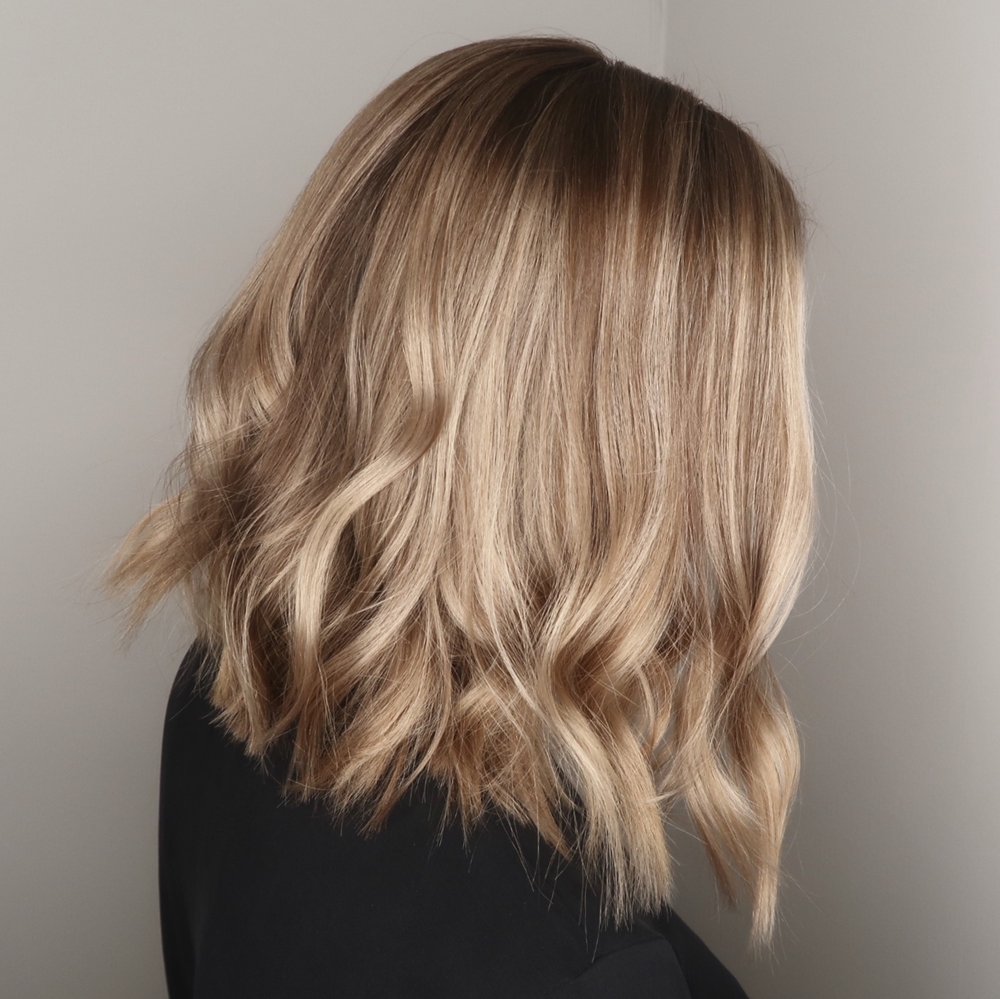 Blond lob