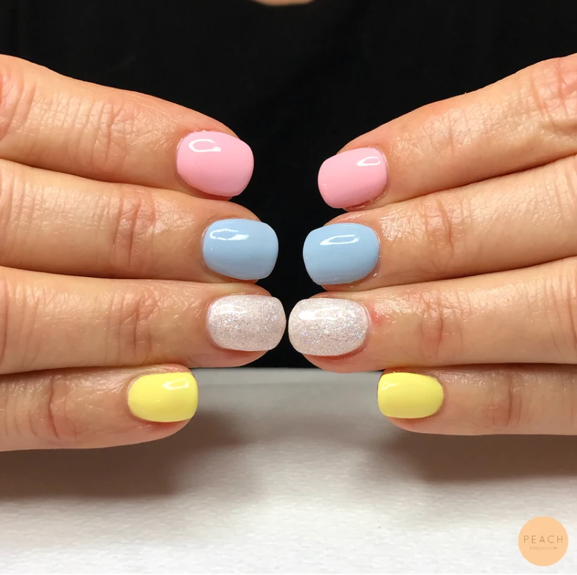 Pastell naglar