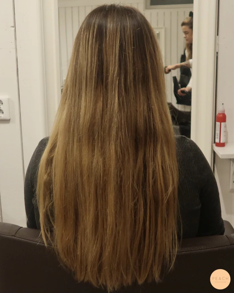 Beige balayage med mjuka lowlights