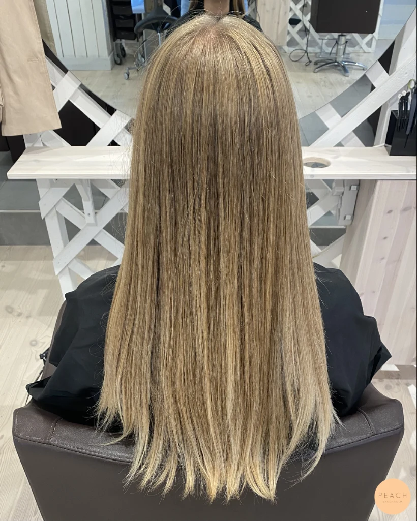 Beige blonde med krämig ton