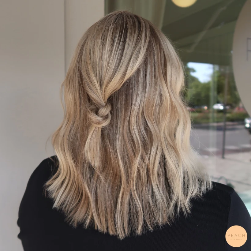 Naturlig beige balayage med lowligts