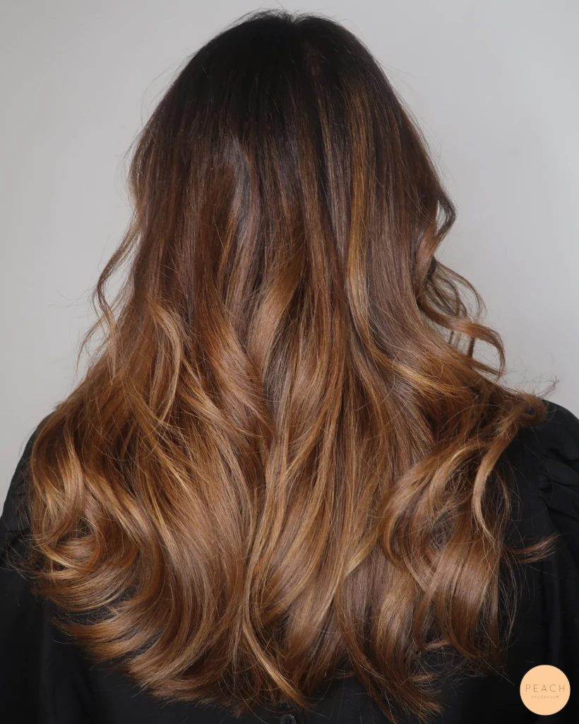 Brun varm balayage hårfärg