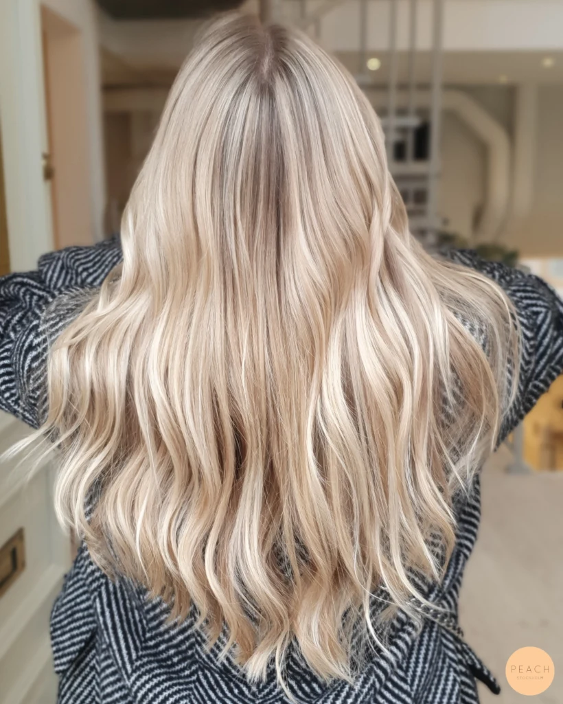 Beige Blond med röda toner