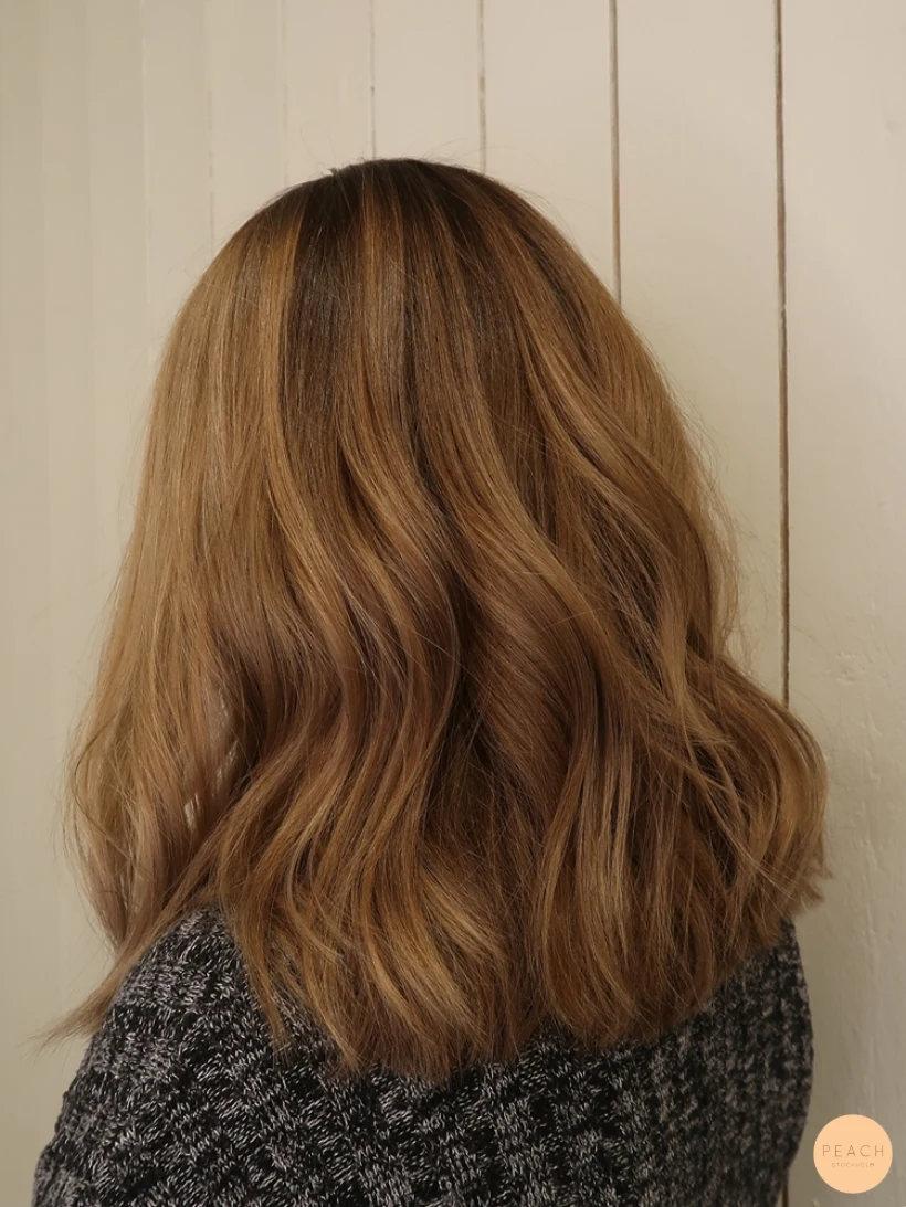 Varm balayage med ljusa slingor