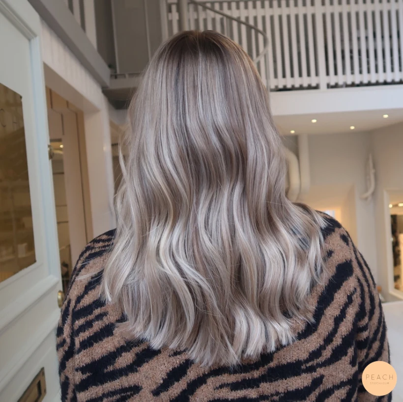 Balayage beige blonde