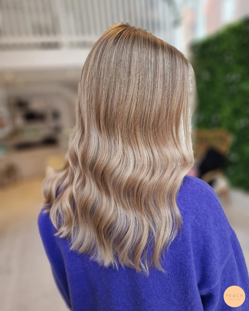 Beige Blonde hair med beige toner