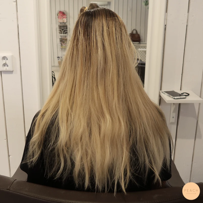 Dov beige blond med kalla slingor