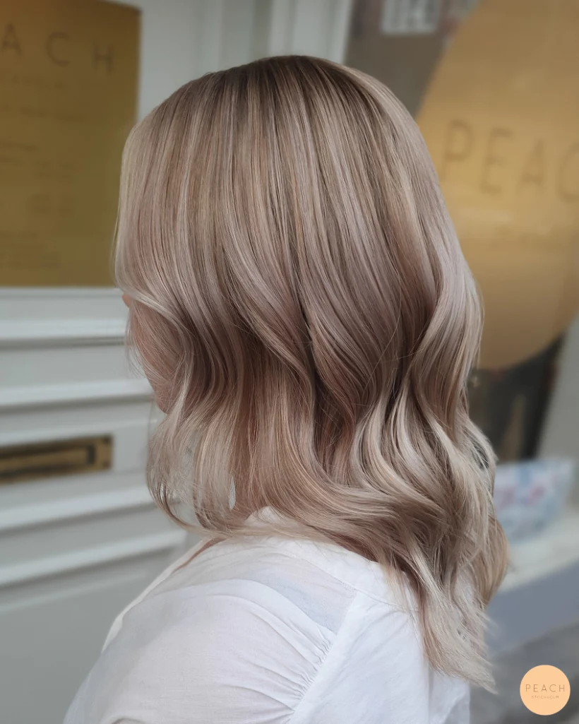 Balayage slingor med en kall, rose touch