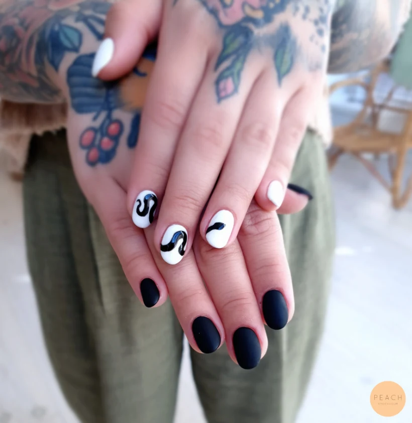 Snake nails design med gellack
