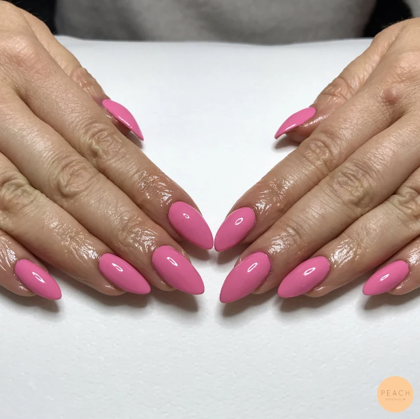 Barbie rosa mandel naglar