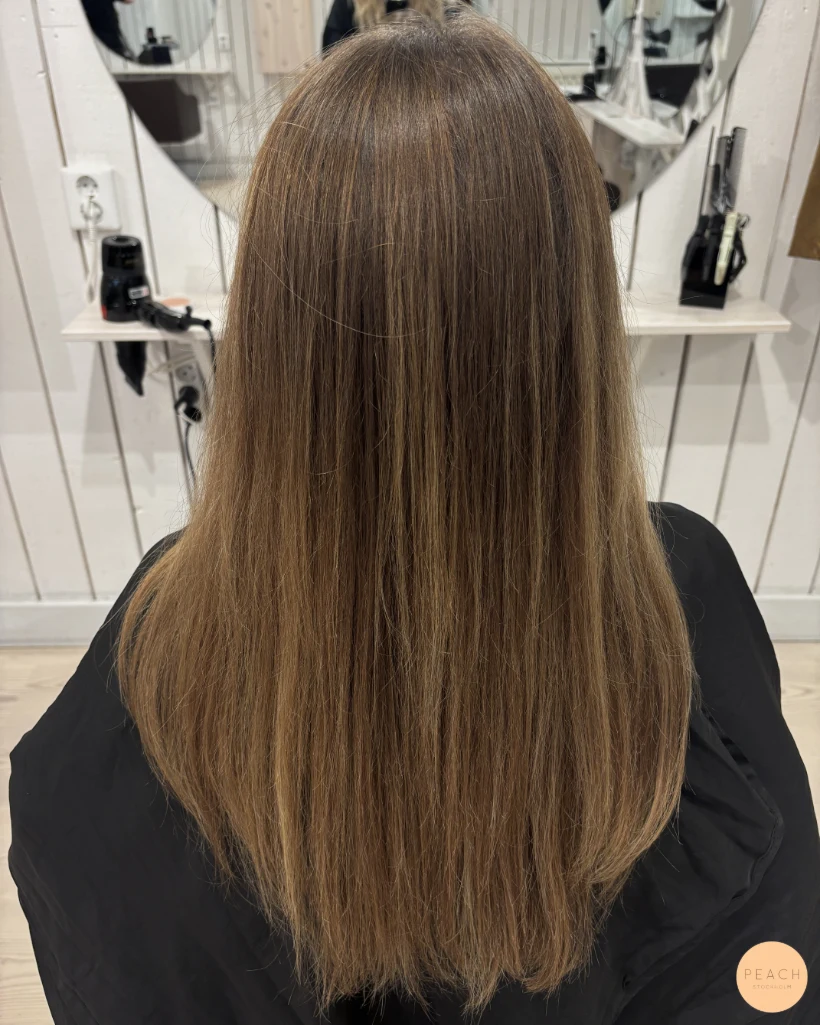 Bronde balayage med bevarad naturlig botten