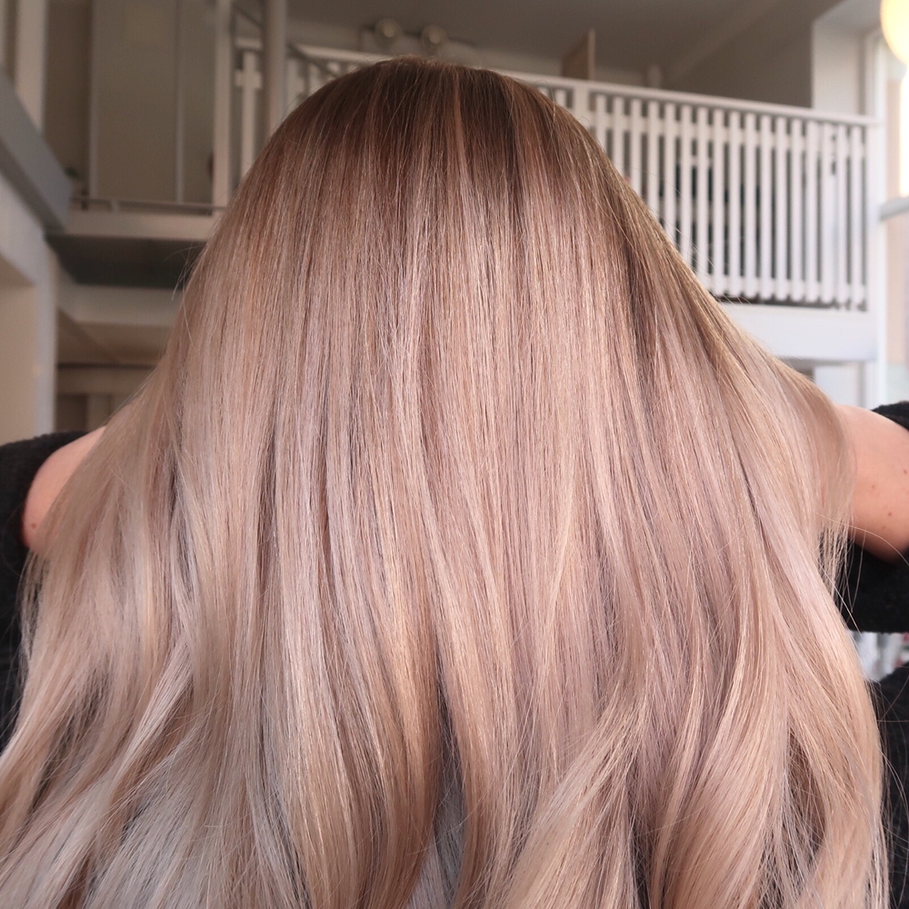 Balayage blont hår