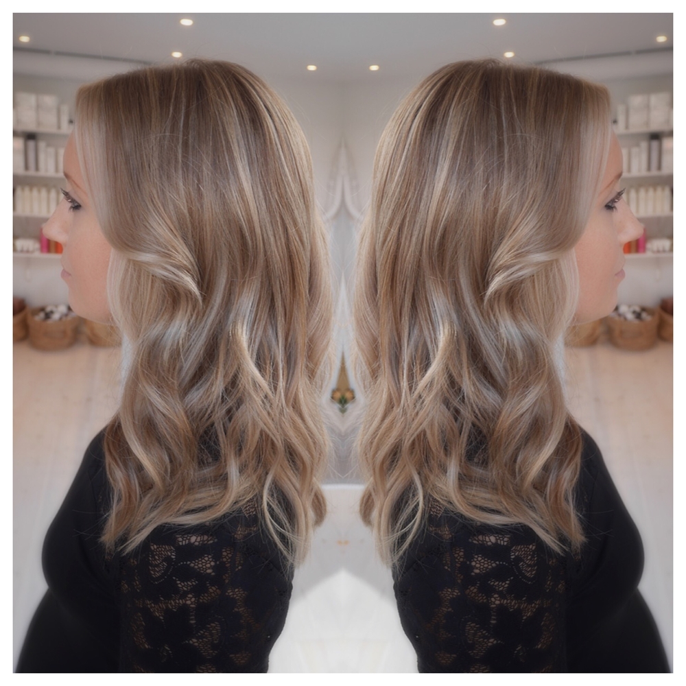 Höstig hårfärg - från ljus blond til naturlig blond med skiftningar