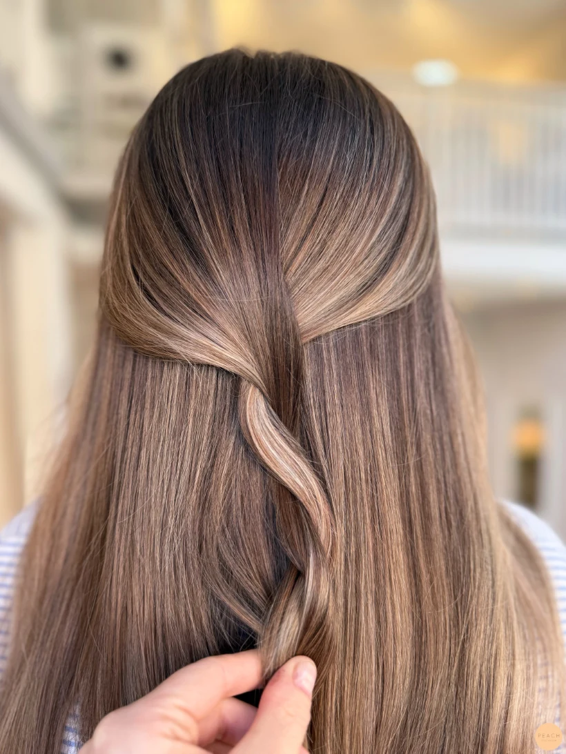 Mjuk balayage brun ljusa slingor
