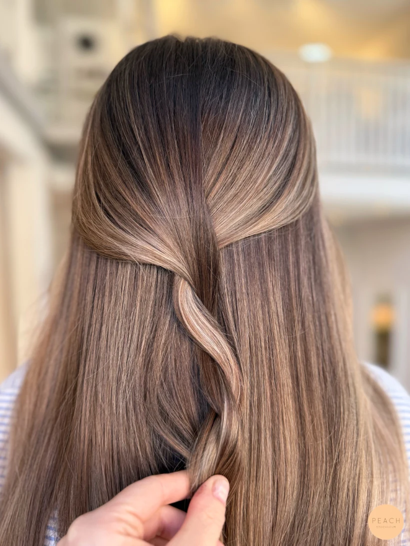 Mjuk balayage brun ljusa slingor
